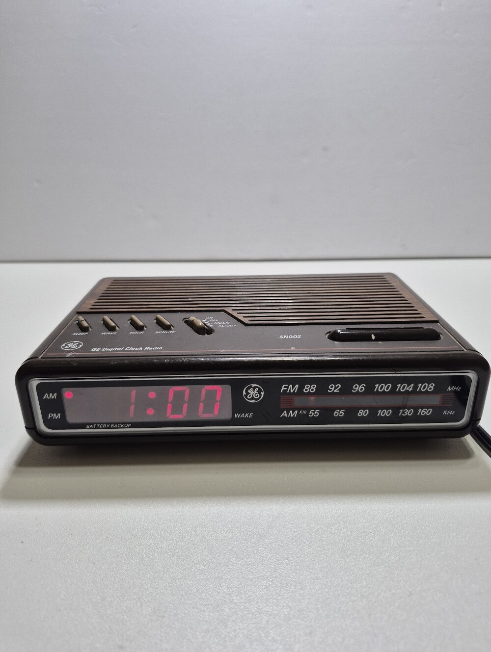 Vintage GE 7-4612A Digital Alarm Clock Radio General Electric Tested Works